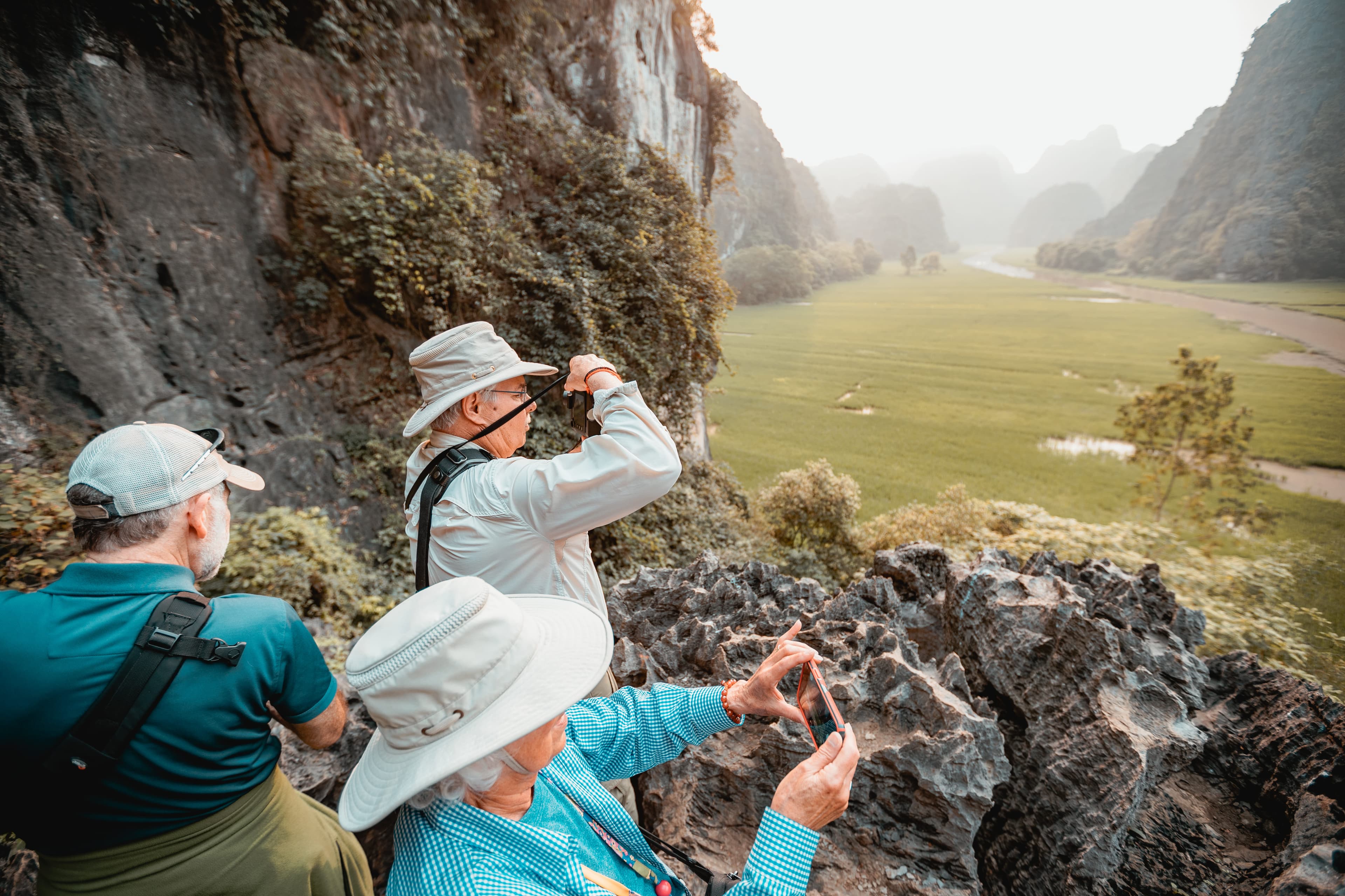 Ninh Binh Photo Explorer
