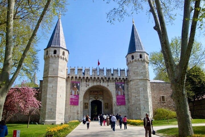 Topkapı Palace with Harem & Blue Mosque Guided Tour | Istanbul