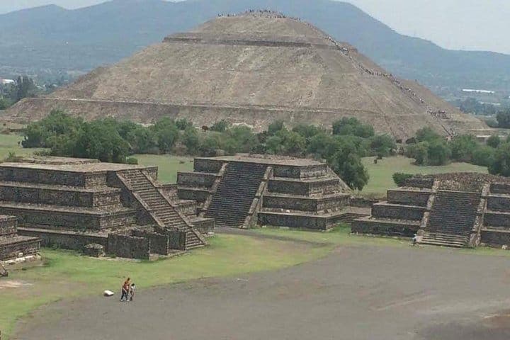 Private Tour: Teotihuacan and Guadalupe Shrine