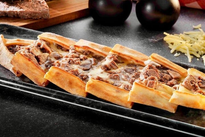 Istanbul Culinary Tour: Local Hotspots and Gourmet Street Foods 