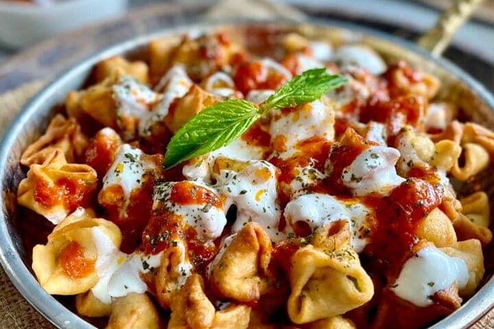 Istanbul Culinary Tour: Local Hotspots and Gourmet Street Foods 