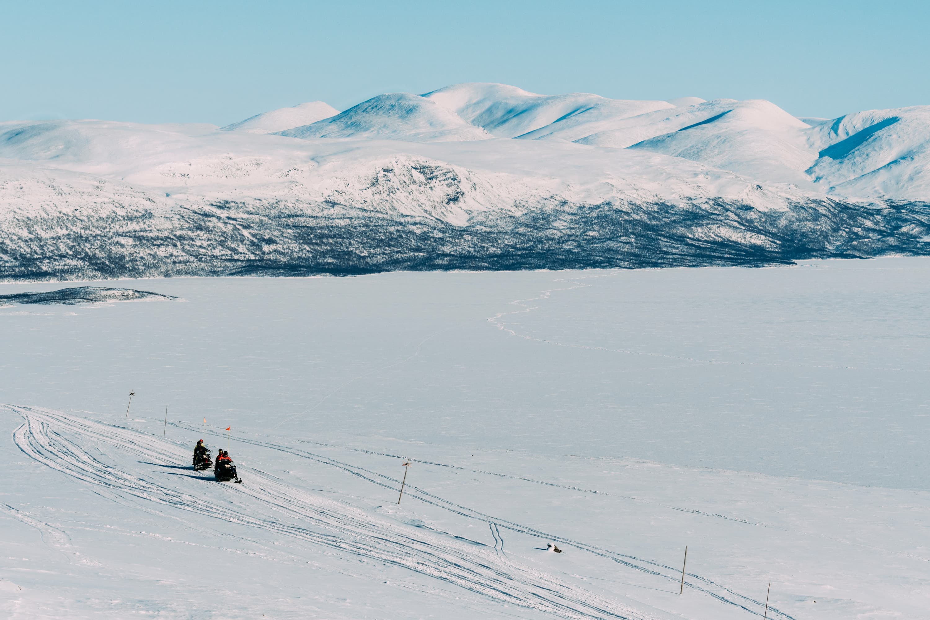 Låktatjåkko snowmobile tour | Swedish Lapland