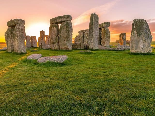 From London: Stonehenge and The Roman Baths