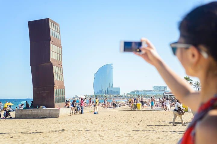 Tapas, Wine, and Culture: A eBike Ride Through Barcelona’s Heart