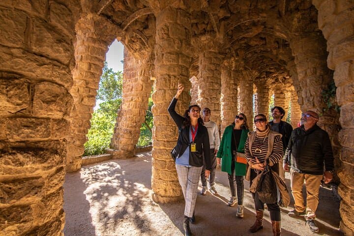 Sagrada Família and Park Güell small group guided tour