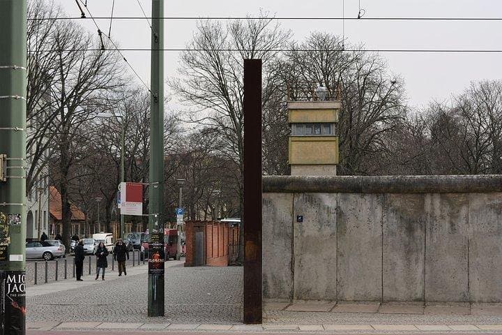 Explore The Berlin Wall: Cold War Berlin and Behind the Berlin Wall