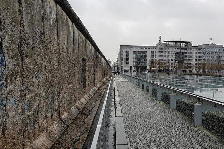 Explore The Berlin Wall: Cold War Berlin and Behind the Berlin Wall