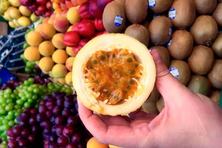 Bogotá Farmers Market Private Tour: Fruit & Treats Tasting