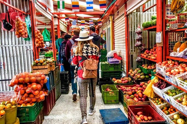 Bogotá Farmers Market Private Tour: Fruit & Treats Tasting