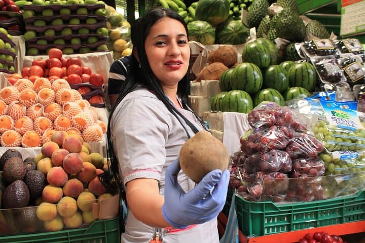 Bogotá Farmers Market Private Tour: Fruit & Treats Tasting