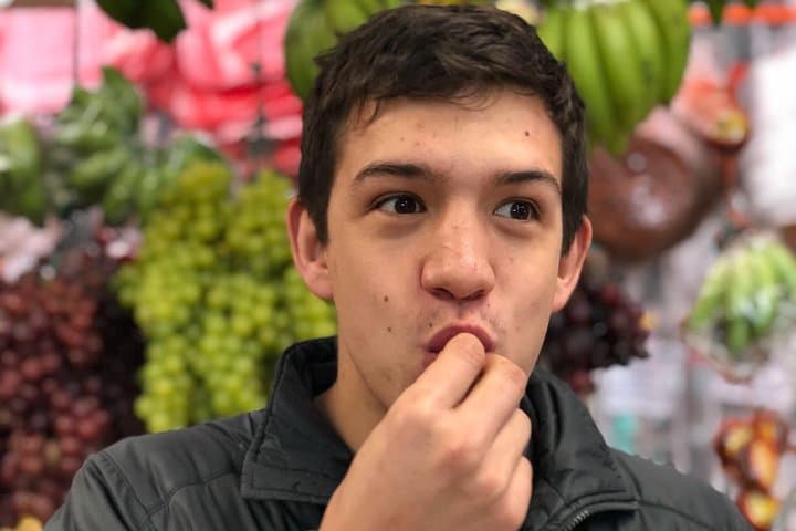 Bogotá Farmers Market Private Tour: Fruit & Treats Tasting