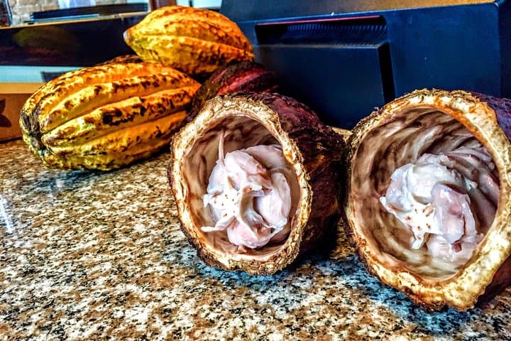 Bogotá Farmers Market Private Tour: Fruit & Treats Tasting