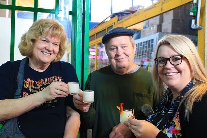 Bogotá Farmers Market Private Tour: Fruit & Treats Tasting