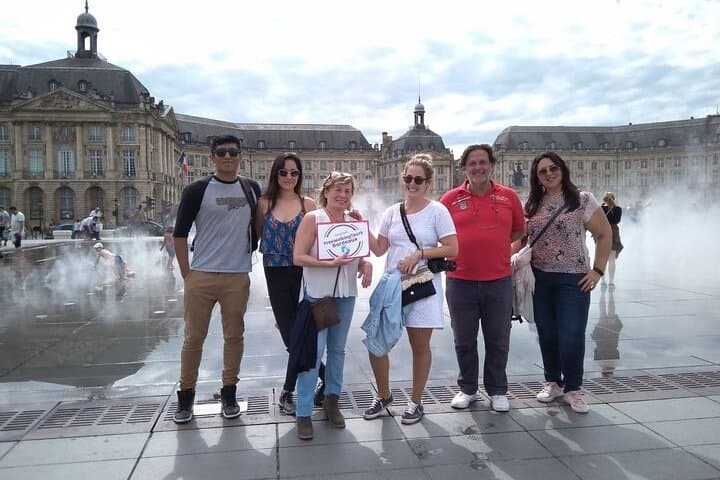 Private Bordeaux Walking Tour and A glass of Natural Bordeaux Wine
