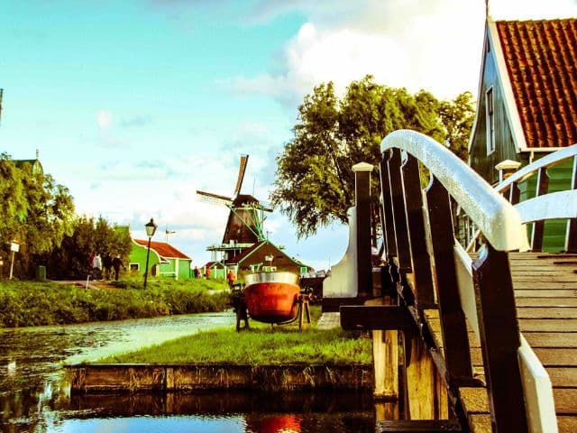 Day trip to Zaanse Schans, Edam, Volendam, and Marken from Amsterdam