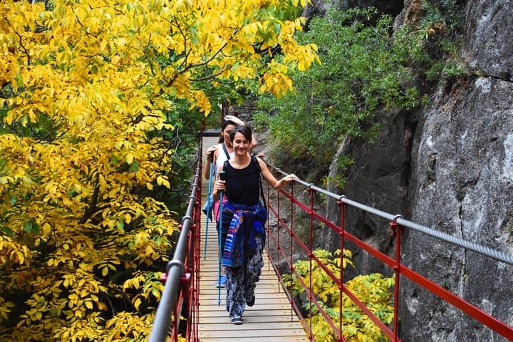 Hiking in the Canyon of the Monachil Cubs | Granada