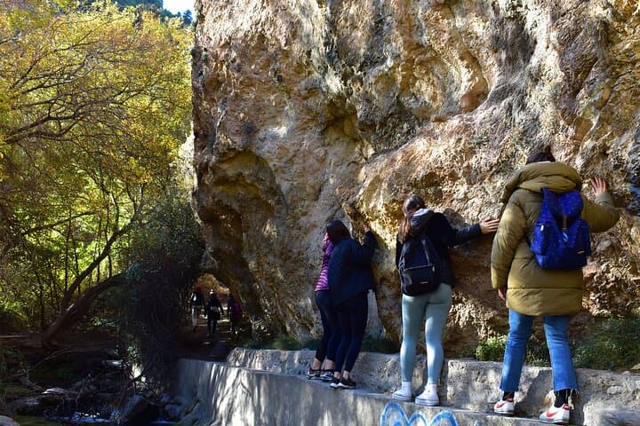 Hiking in the Canyon of the Monachil Cubs | Granada