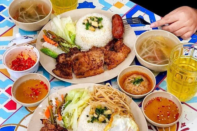 Super Niche Private Walking Street Food Tour in Ho Chi Minh City