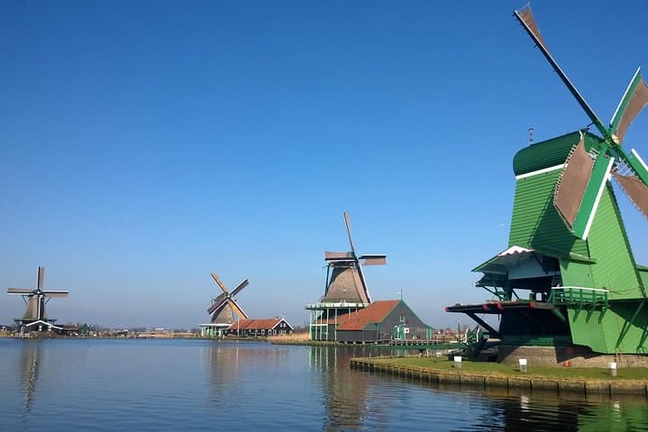 Keukenhof's Tulips and Zaanse Schans Windmills small group tour from Amsterdam