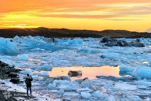 Jökulsárlón Glacier Lagoon & South Iceland Tour