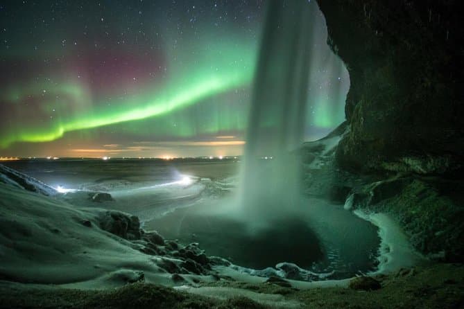 Northern Lights Bus Tour from Reykjavík