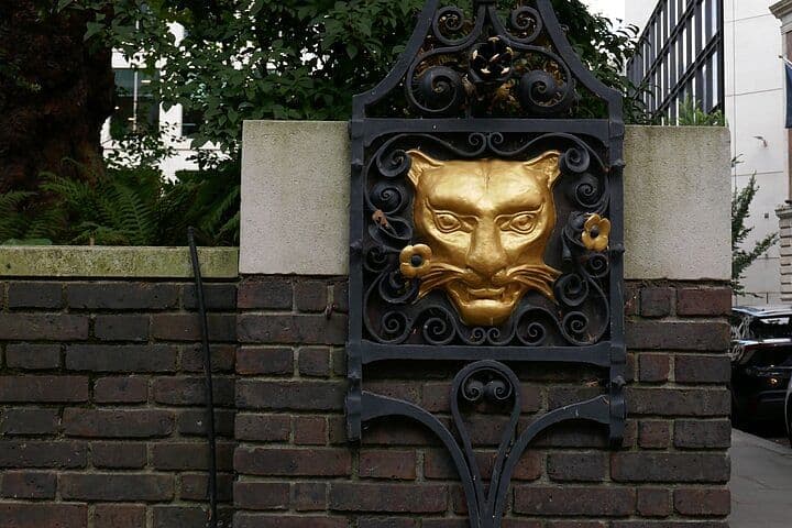 Explore the Square Mile's fashion history with an expert