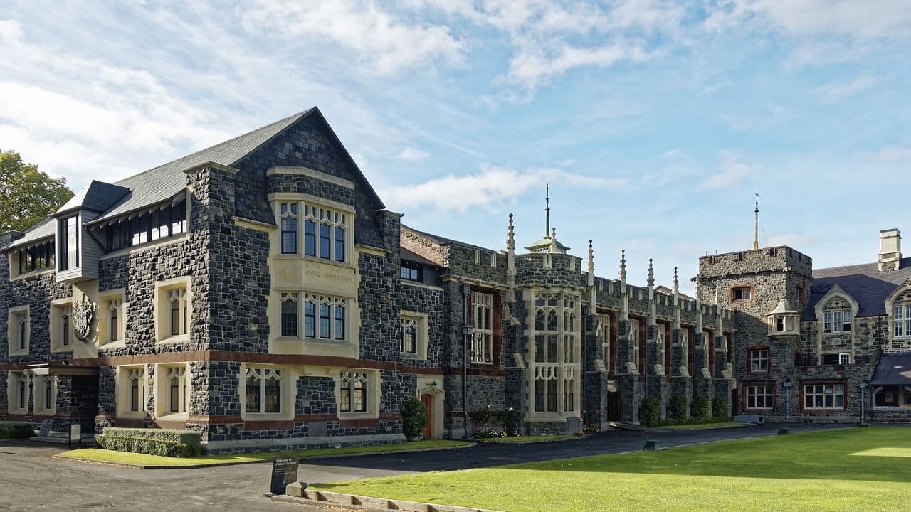 Christchurch to Mt Cook via Lake Tekapo Small Group Tour (One Way)