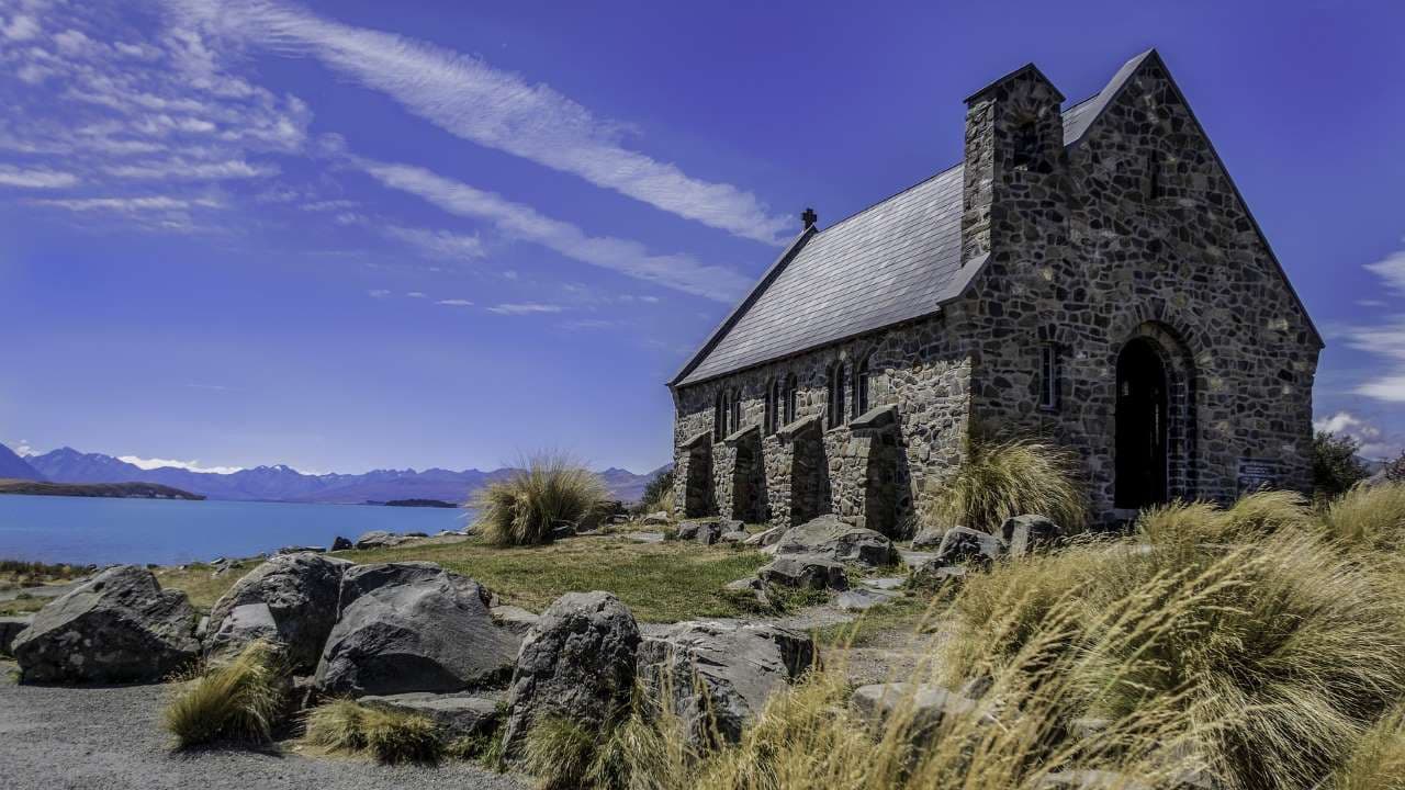 Christchurch to Mt Cook via Lake Tekapo Small Group Tour (One Way)
