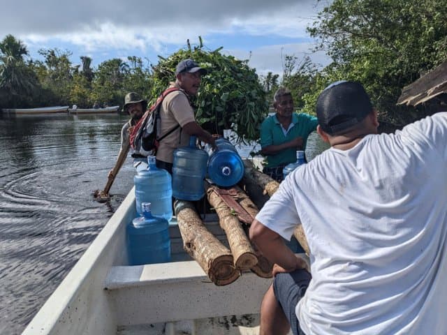 Conservation volunteer along the Oaxaca Coast