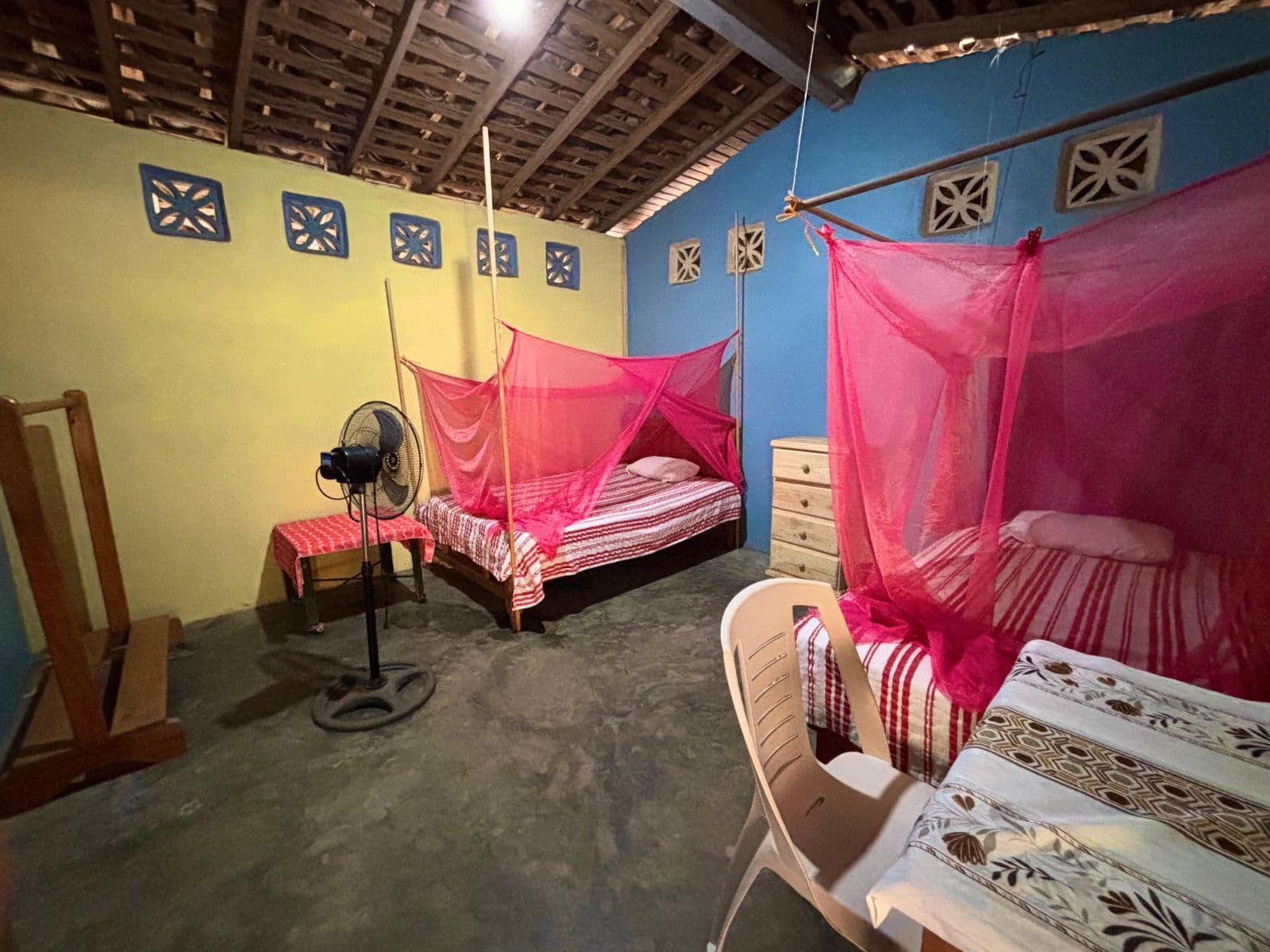 Conservation volunteer along the Oaxaca Coast