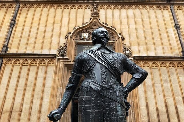 CS Lewis & Tolkien Tour with Magdalen Entry