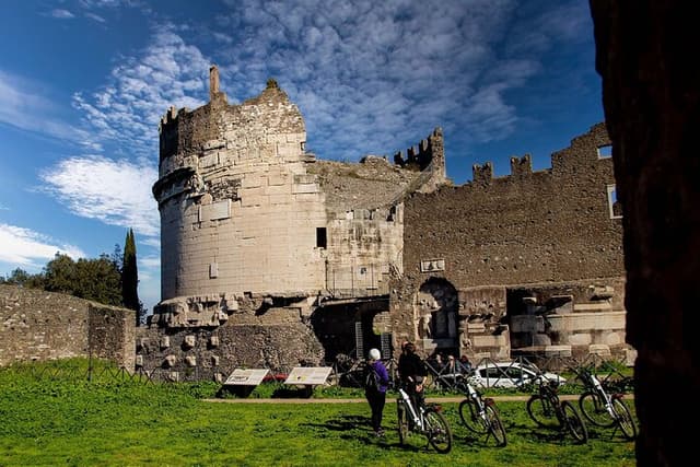 Appian Way Aqueducts e-Bike Tour with Catacombs and Lunch Box