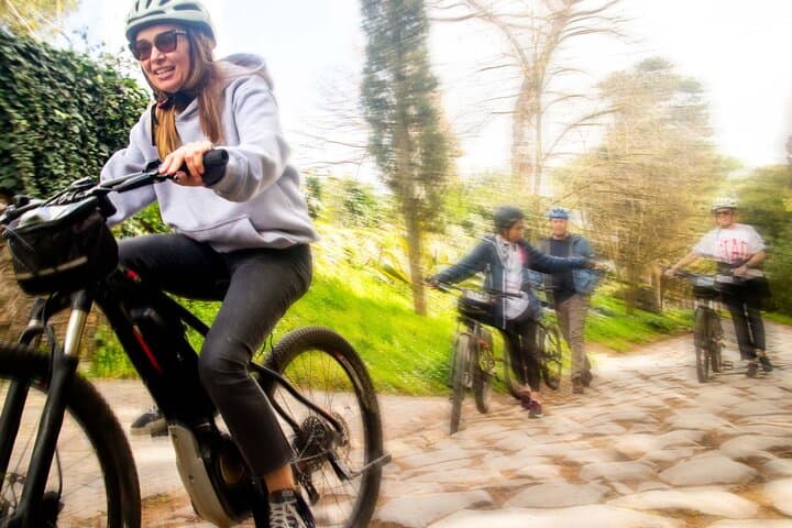 Appian Way Aqueducts e-Bike Tour with Catacombs and Lunch Box
