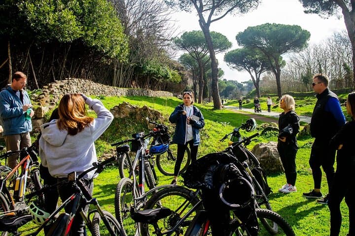 Appian Way Aqueducts e-Bike Tour with Catacombs and Lunch Box