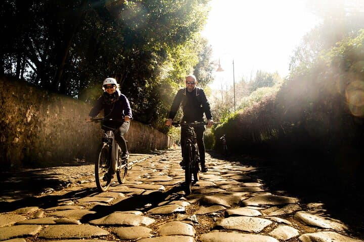 Appian Way e-bike tour - Underground Adventure with Catacombs