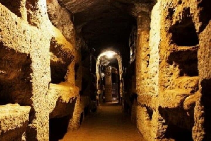 Appian Way e-bike tour - Underground Adventure with Catacombs