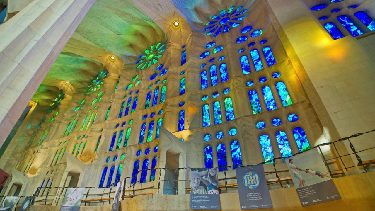 Sagrada Familia Skip The Line Tour with Certified Guide