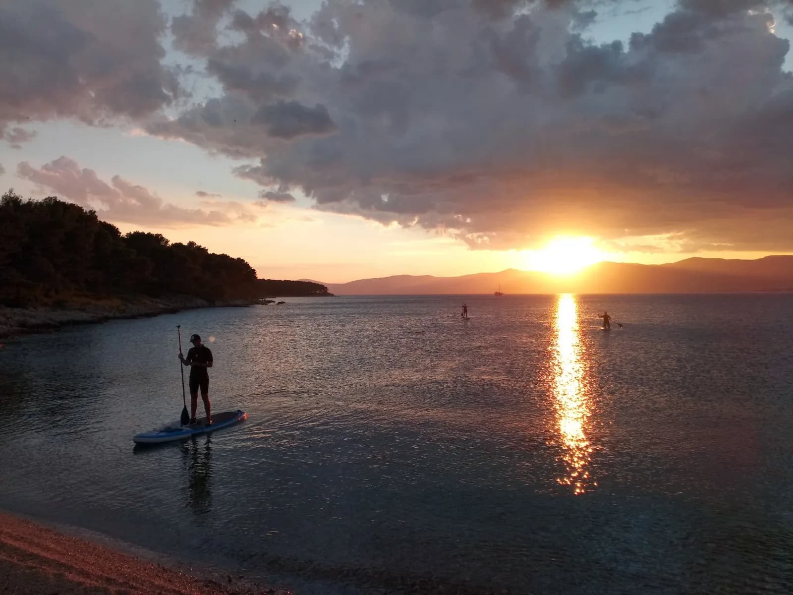 Sunset Stand Up Paddle Tour in Split with wine