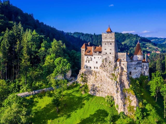 Full Day Trip to Peles Castle & Bran Dracula Castle