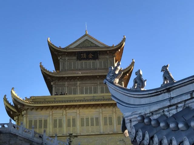 Mt. Emei & Monastery Culture 2 Days Tour | Sichuan