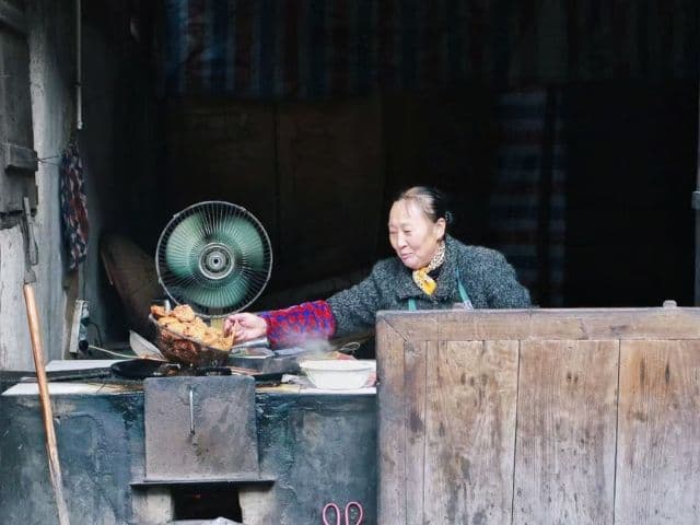 Giant Buddha & Tea Terrace Day Tour | Chengdu