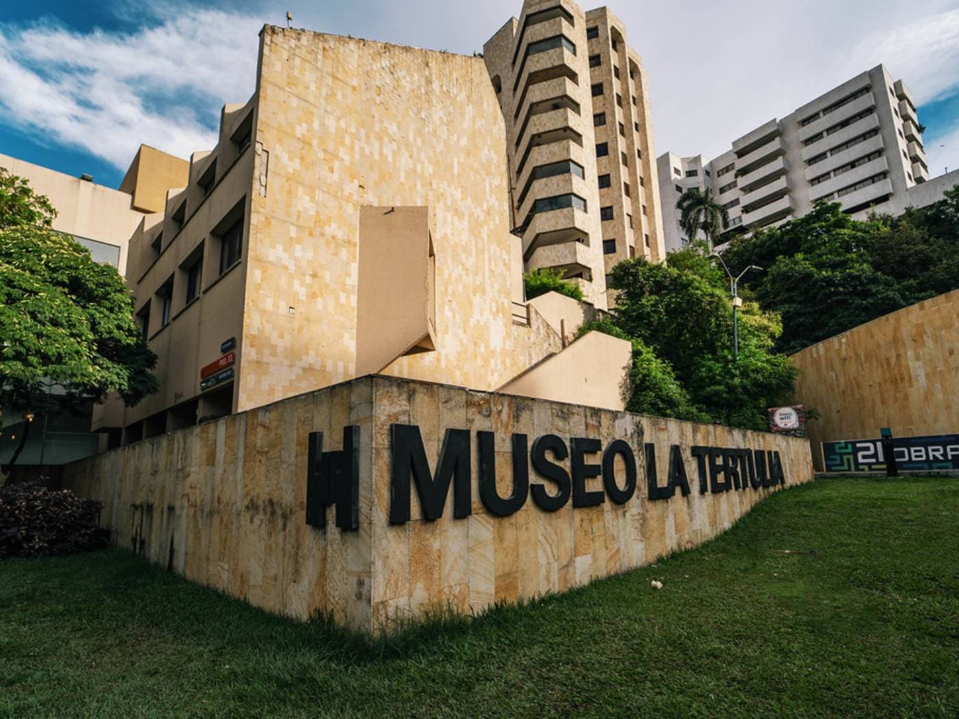 Cali city tour with lunch