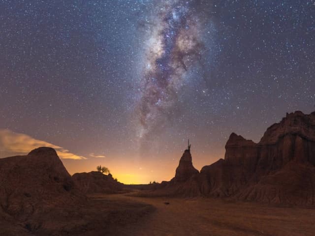 Upside-down world in La Tatacoa Desert: Stars and Martian landscape