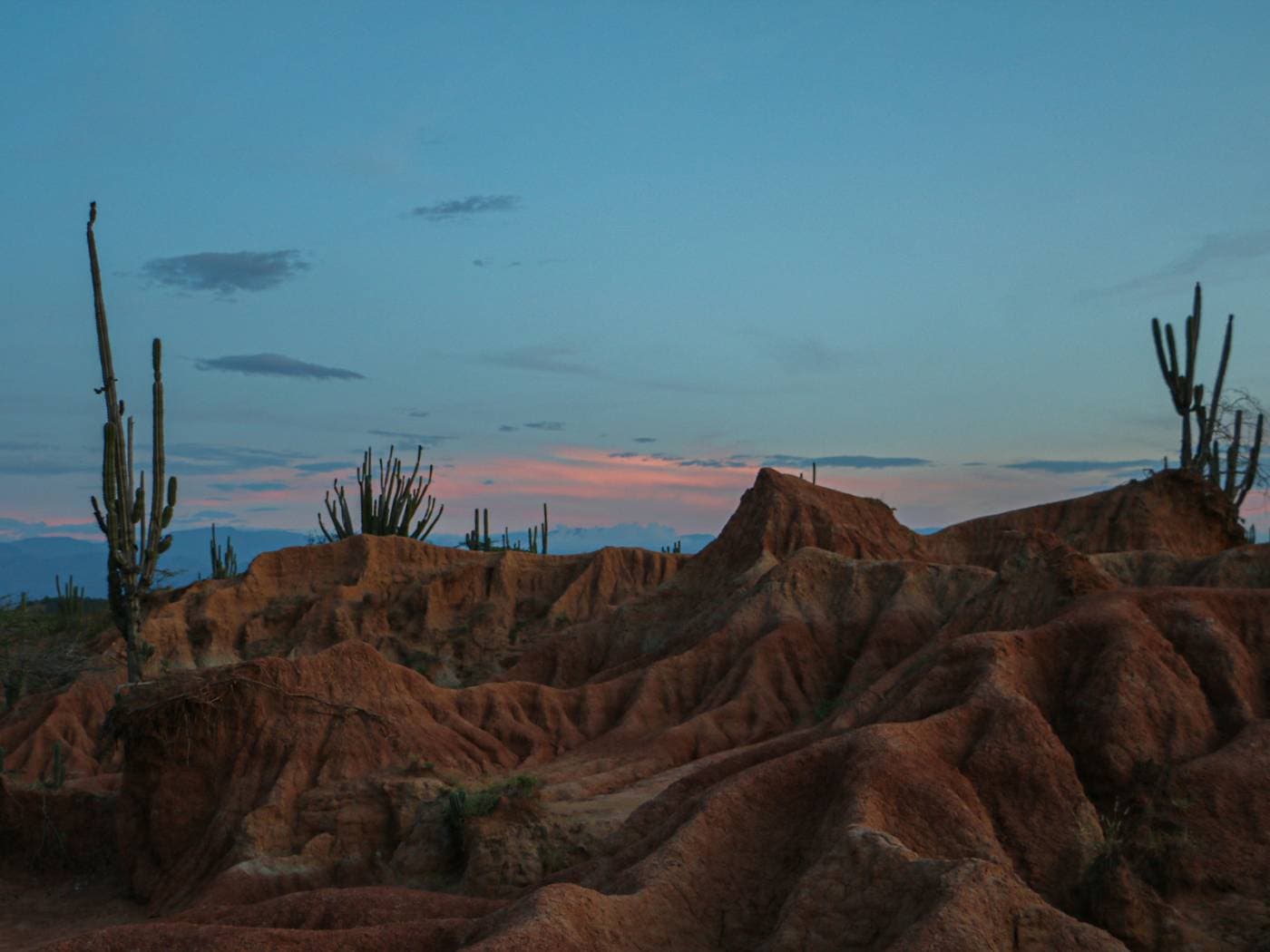 Upside-down world in La Tatacoa Desert: Stars and Martian landscape