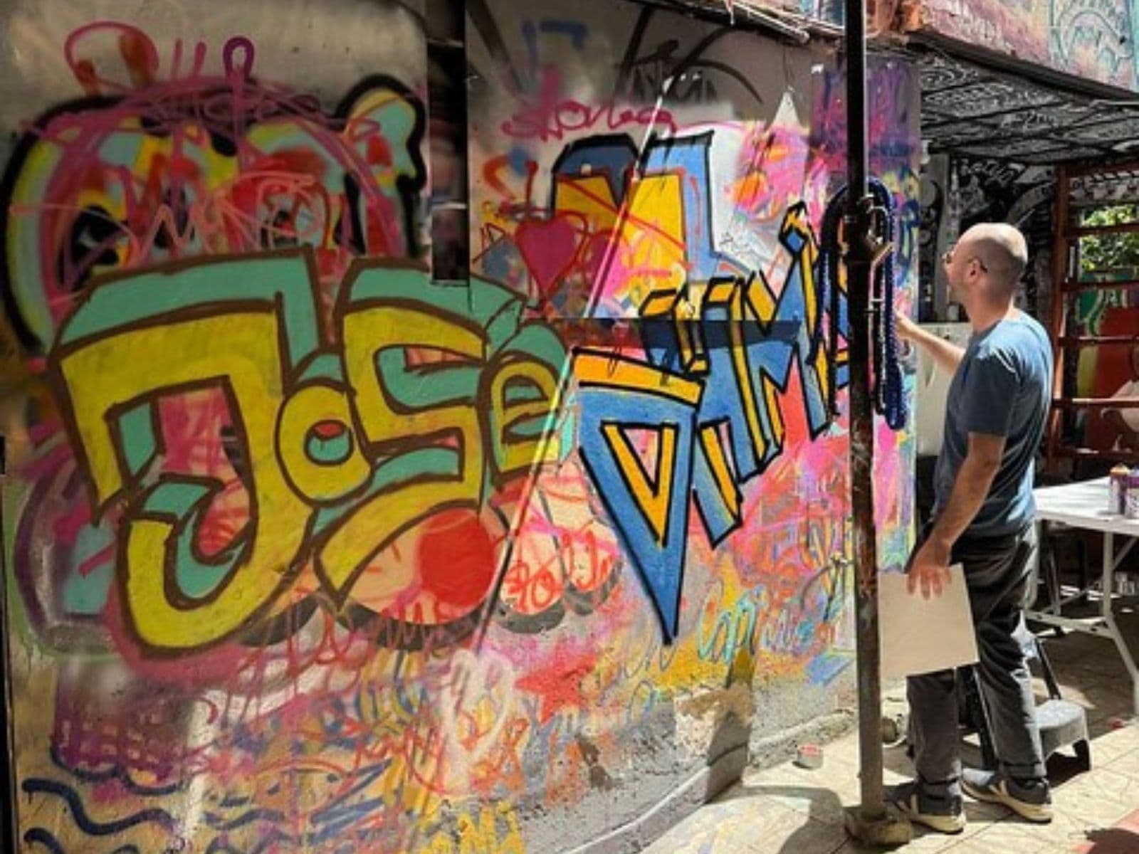 Capital Street Art Tour and Workshop | Bogotá