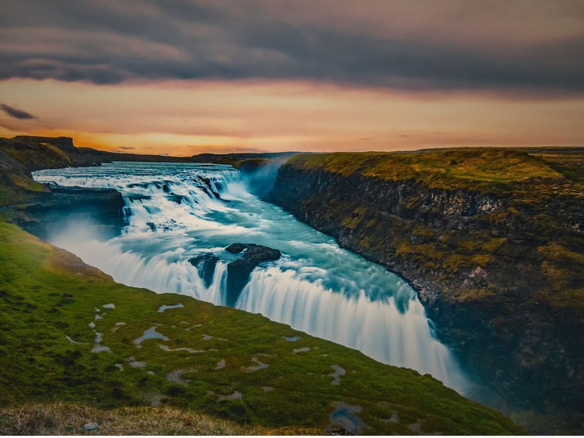 Small group Golden Circle and Waterfalls, with Friðheimar Farm and Kerið