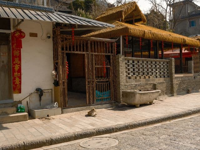 Discover Northwestern Yunnan through UNSECO Three Parallel Rivers region and the sacred Mt. Kawagarbo