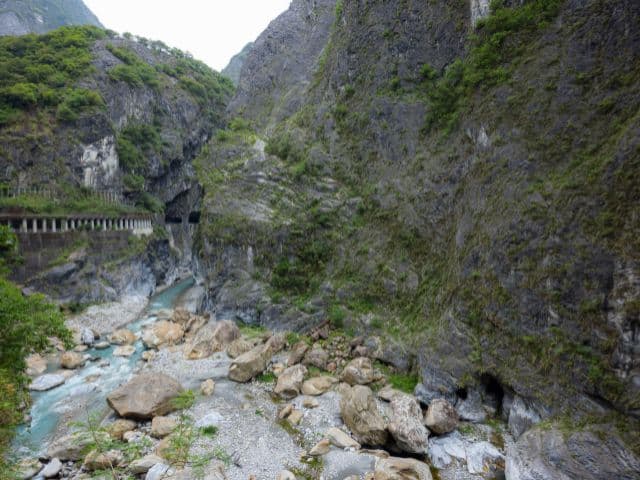 Mountains, Coast & Tea: A Taiwan Adventure