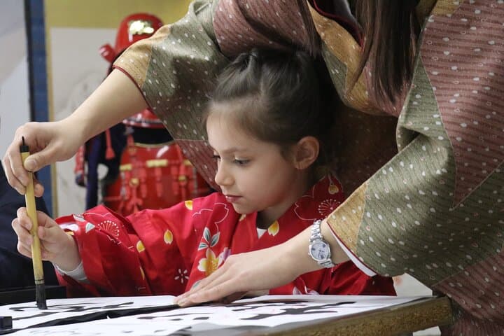Learning the Zen of Japanese Calligraphy in a kimono | Osaka