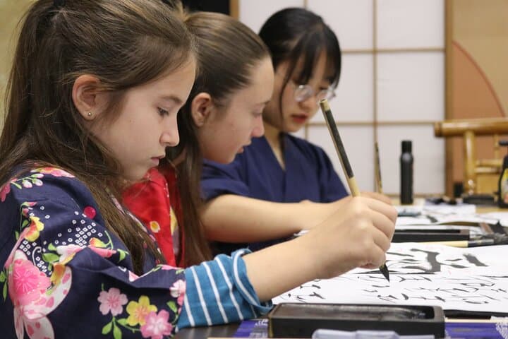 Learning the Zen of Japanese Calligraphy in a kimono | Osaka